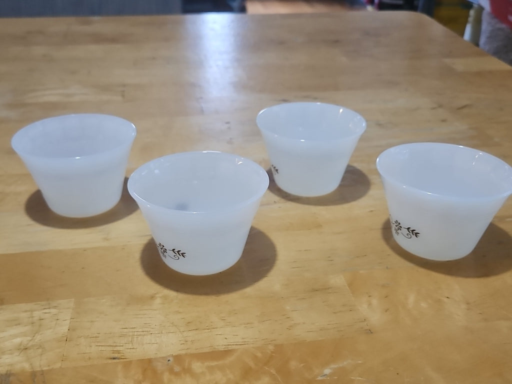 Set of 4 Vintage Dynaware Pyr-O-Ray Milk Glass Custard Cups Brown Daisy