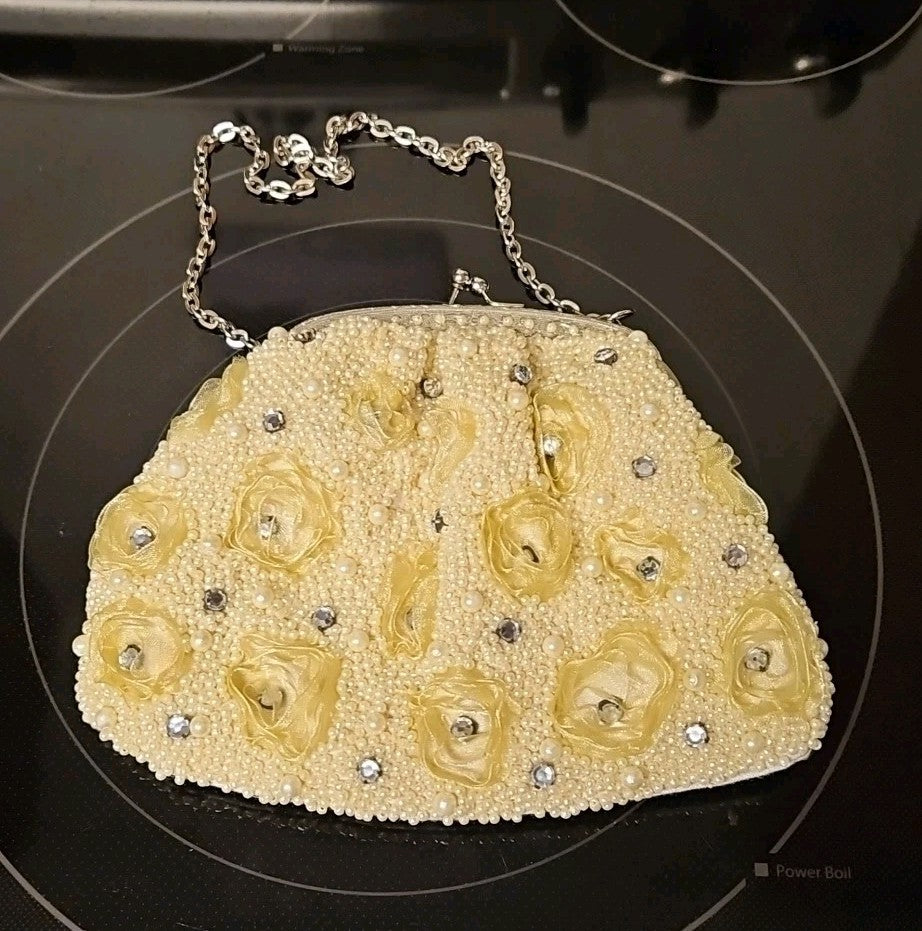 Vintage Pearl Beaded Rhinestone & Floral Accent Off White Clutch Purse