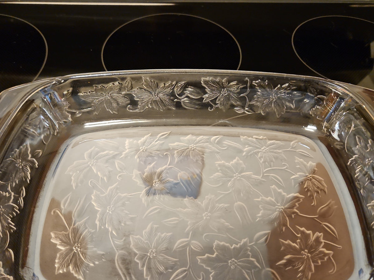Vintage Princess House Fantasia Glass Casserole Baking Dish Poinsettia 13.5x8.5