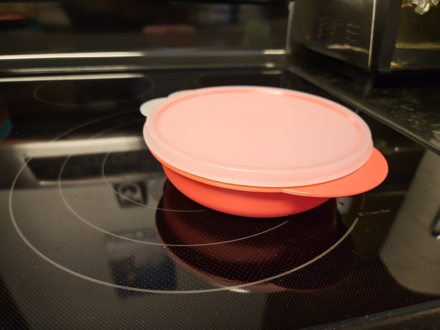 Tupperware #2646C Made In Mexico Coral Colored Bowl With Lid 390 mL 1.5 Cup