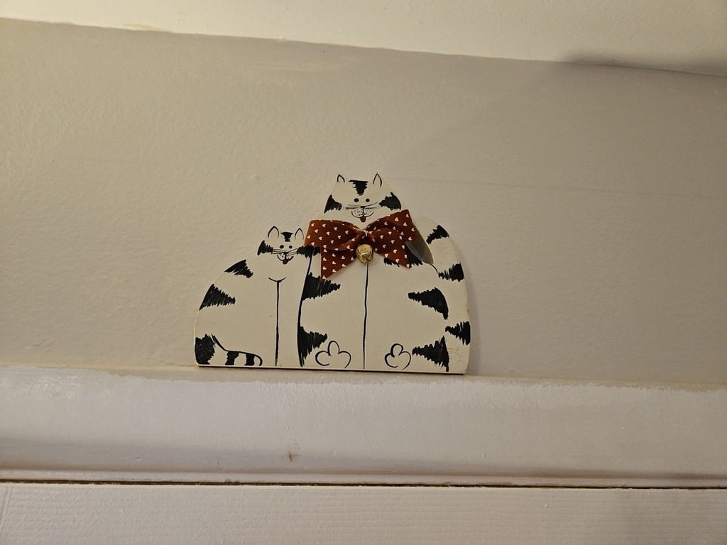 1995 Vintage Rustic Folk Art Mama Cat & Kitten Wood Plaque By Penny Hutawaite