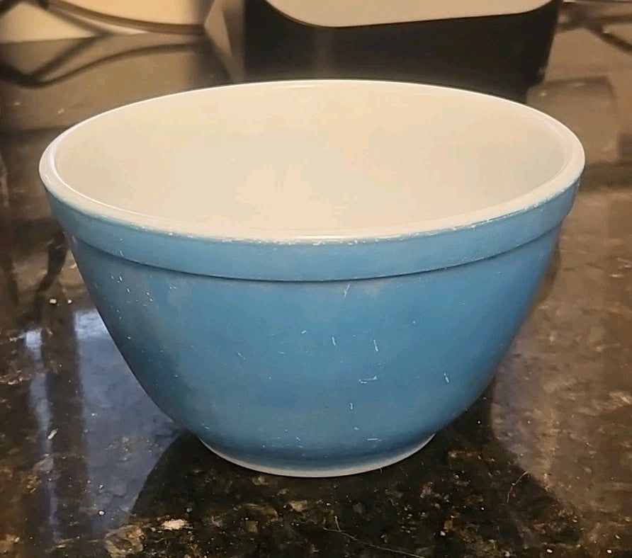 Vintage Pyrex 401 Turquoise Aqua Robins Egg Blue Nesting Mixing Bowl 1.5pt