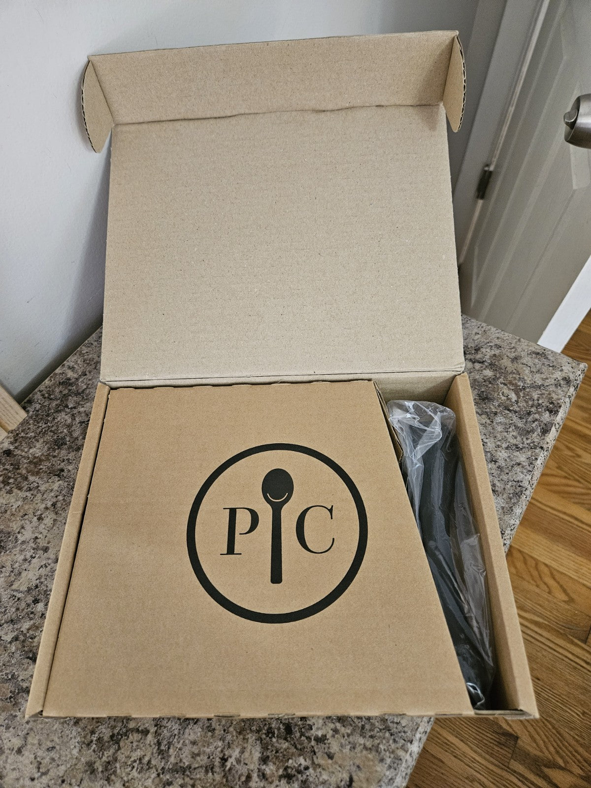NIB Retired Pampered Chef 8" Signature Nonstick Fry Pan 2729 Detachable Handle