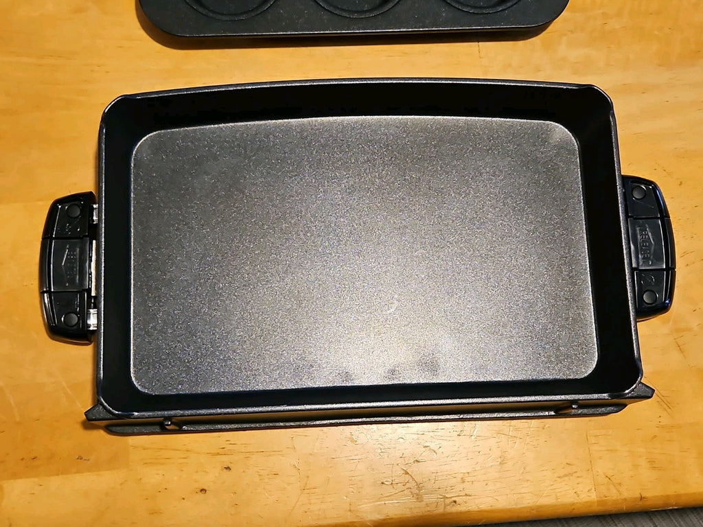 George Foreman Evolve Grill Baking Set Deep Bake Pan & 6-Cup Muffin Pan TSK2623E