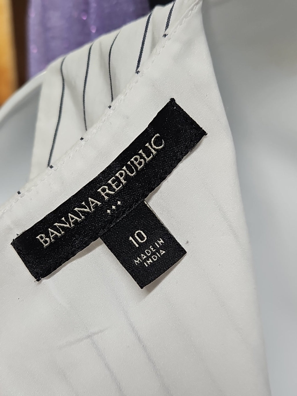 Banana Republic Women's A Line Sleeveless Blouse Size 10 White W Navy Pinstripe