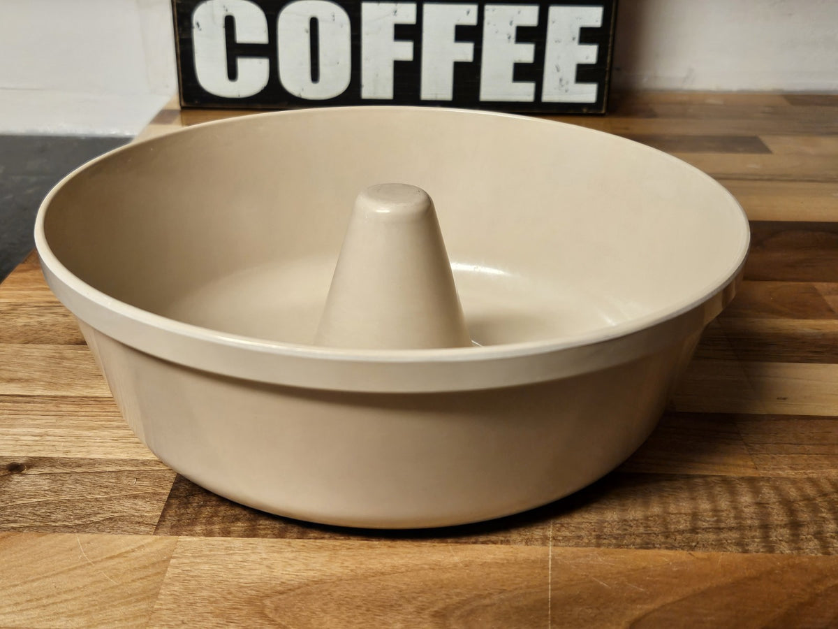 Vintage Anchor Hocking Microware Microwave Bundt Cake Pan 9" PM459-TI 484 EUC