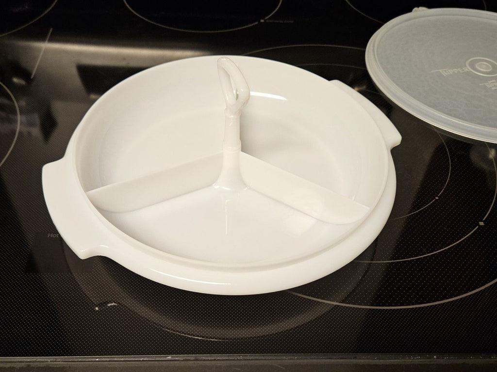 Vintage Tupperware White Suzette Divided Serving Tray With Lid 608-12 Excellent