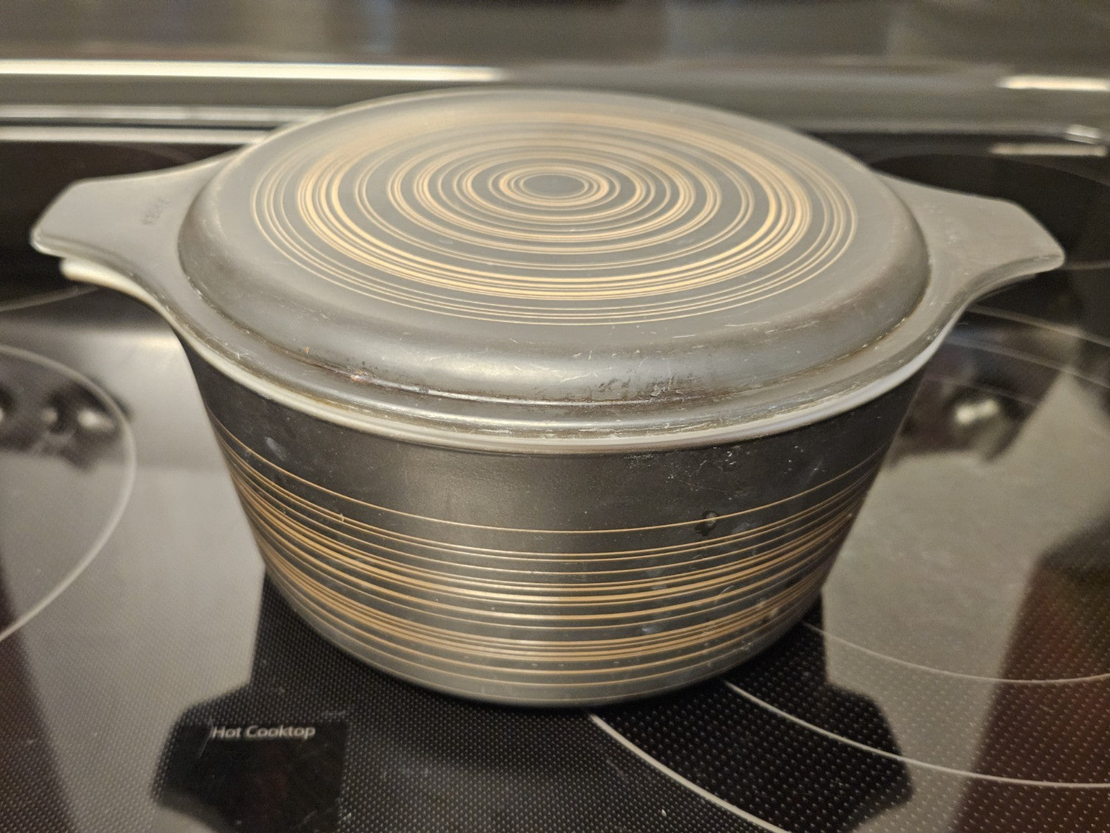 Vintage Pyrex Brown Terra Pattern 474-B 1 ½ QT Round Casserole Dish With Lid