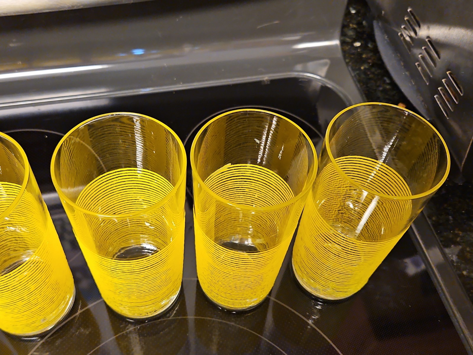 Set of 7 Vintage Culver Yellow Icicle Glasses Spaghetti String Glasses Rare!
