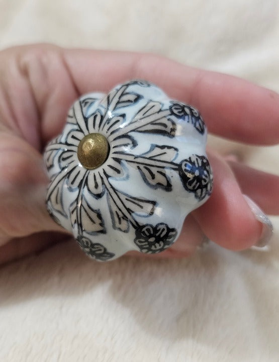 NWT Pier 1 Pale Blue Porcelain Flower Brass Accent Drawer Pull Cabinet Knob 2"