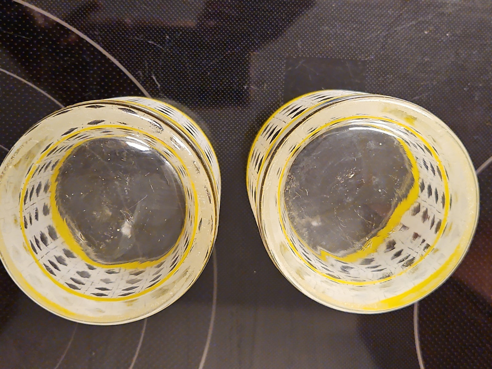 Set Of 4 Vintage MCM Lowball Rocks Glasses Yellow & White Hexagon Weave