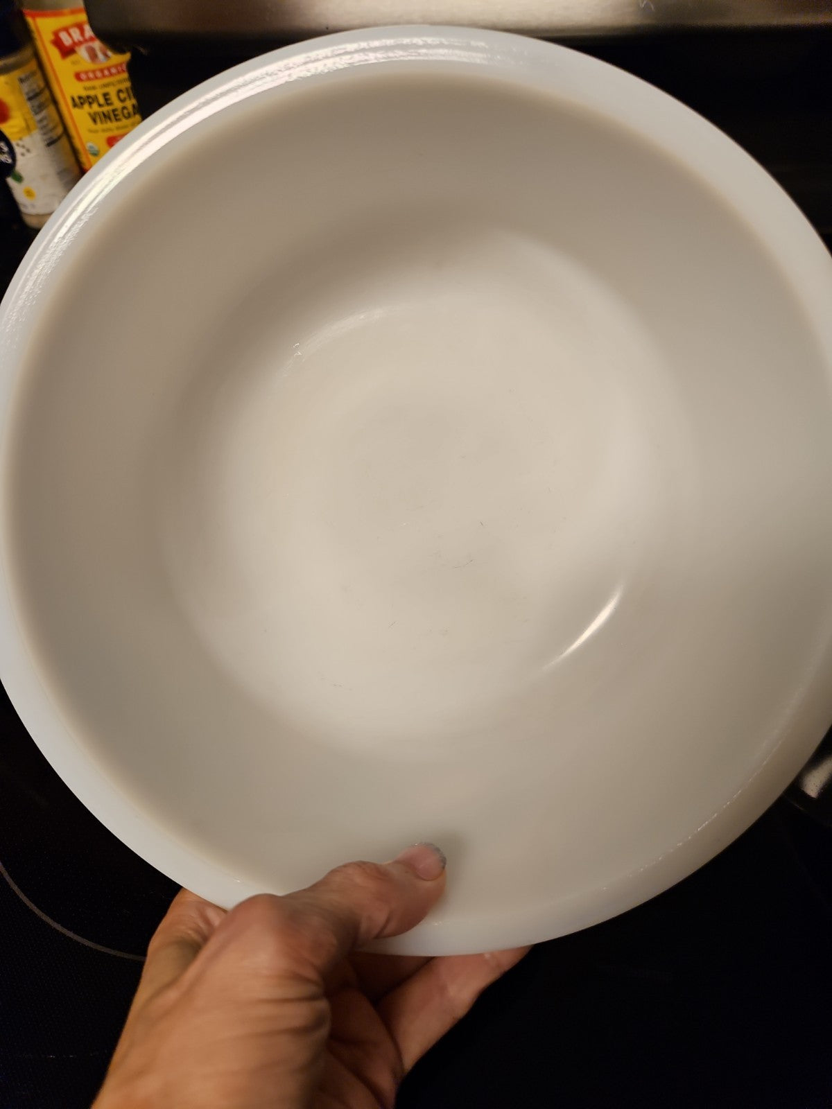 Set Of 2 Vintage Nesting Milk Glass Mixing Bowls Unmarked 9" & 6.5"