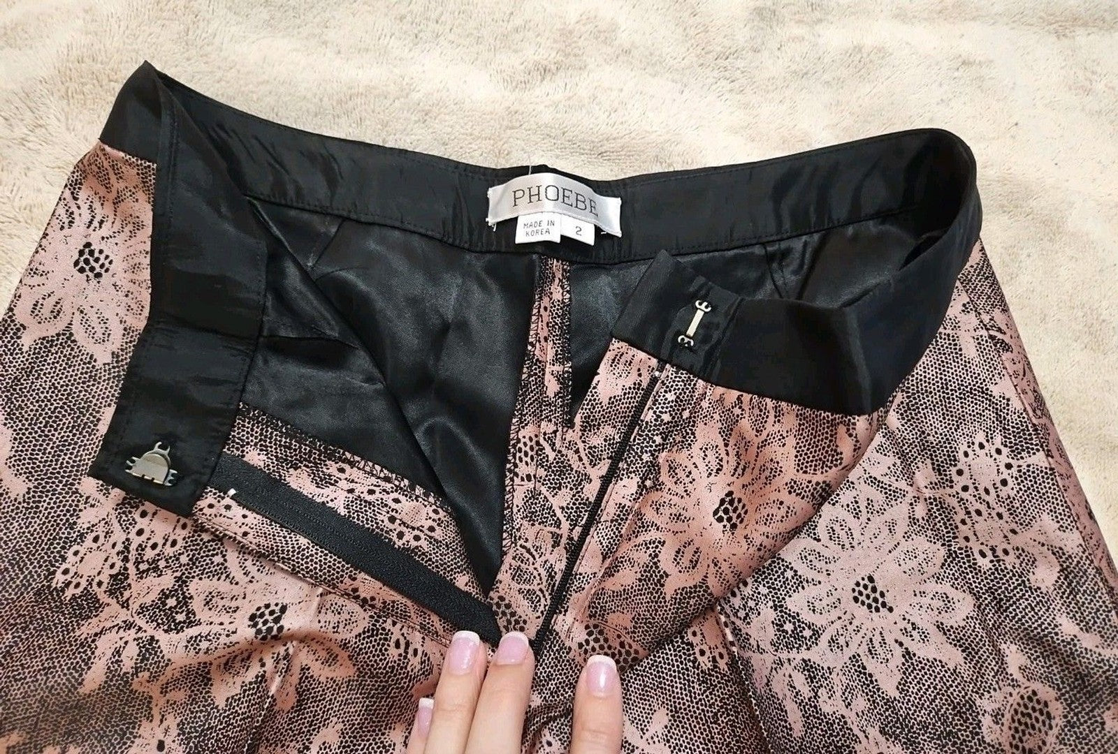 Phoebe Black & Metallic Pink Jacquard Floral Print Sz 2 Satiny