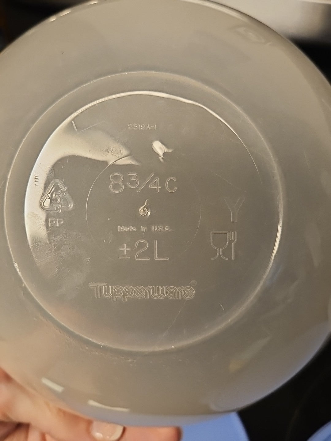 Set Of 2 Vintage Tupperware Wonderlier Bowls W Blue Lids 8 3/4 & 12 Cup