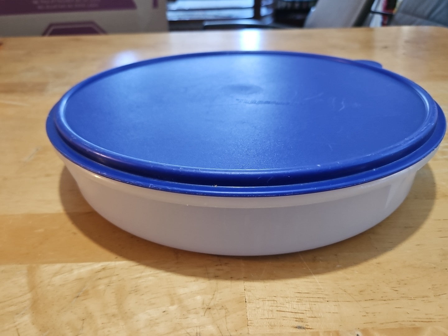 Vintage Tupperware Sheer Cupcake Keeper #242 w/ Blue Lid #2540A