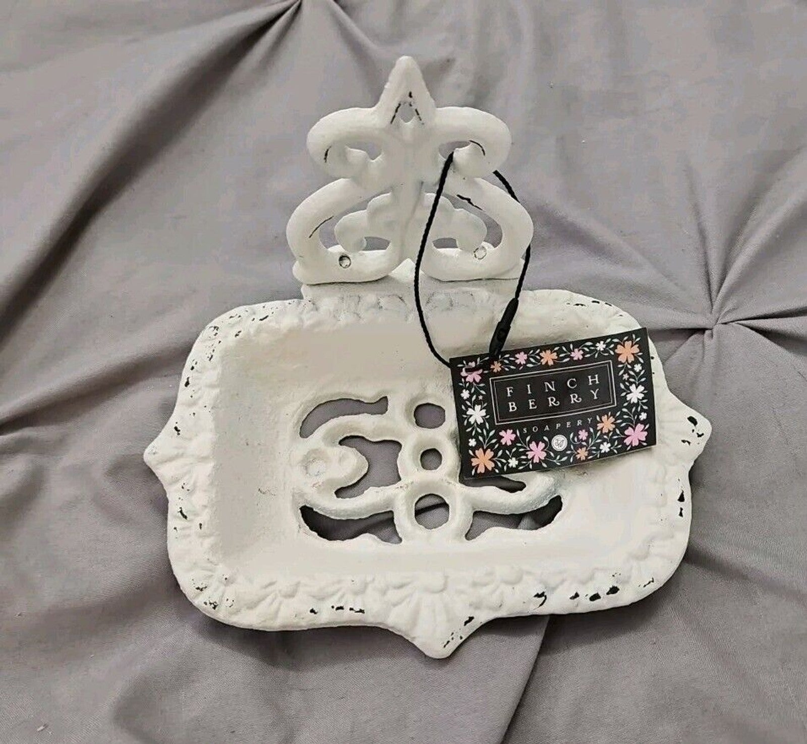 Finch Berry Cast Iron Victorian Style Soap Dish NWT