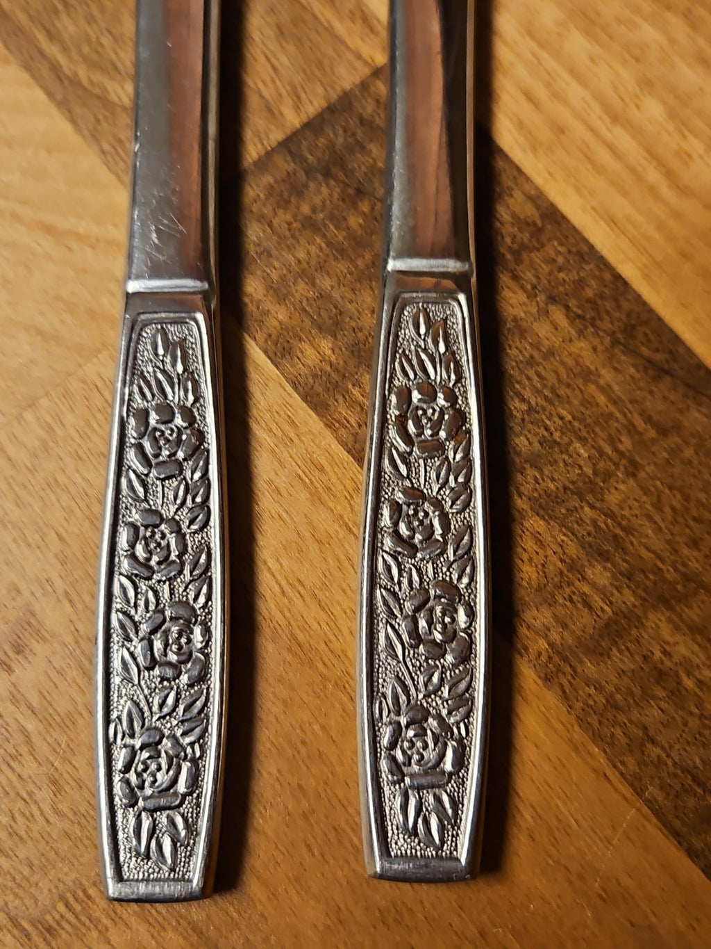 Vintage CustomCraft Stainless Steel Flatware CUS10 4 Pc Service For 2 Roses