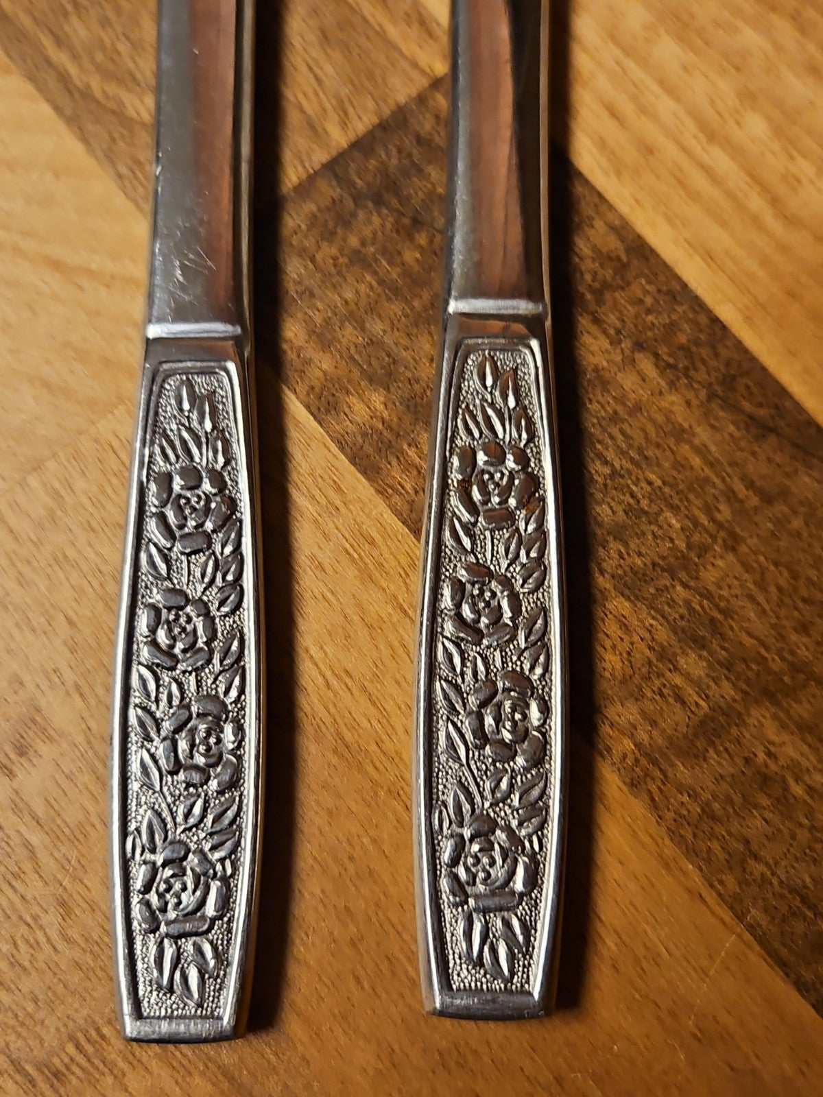 Vintage CustomCraft Stainless Steel Flatware CUS10 4 Pc Service For 2 Roses
