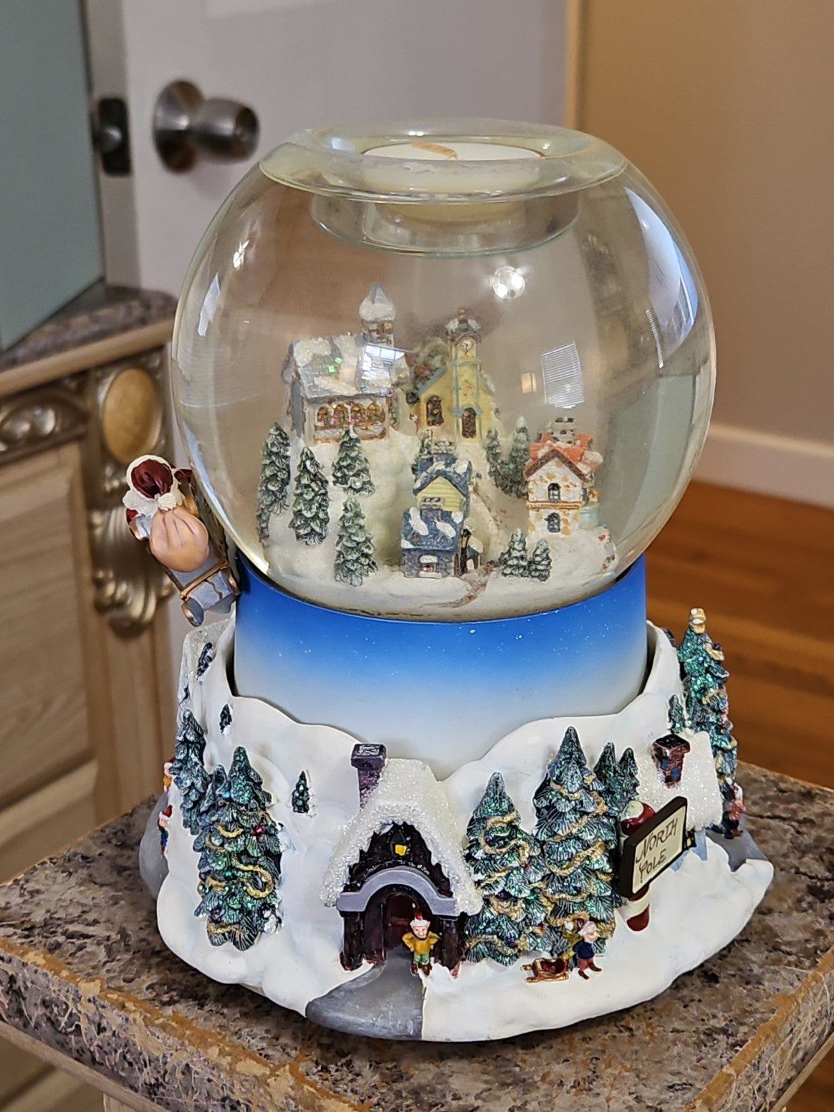 PartyLite 2003 Olde World Village Snow Globe Musical Tealight P7922 EUC Read