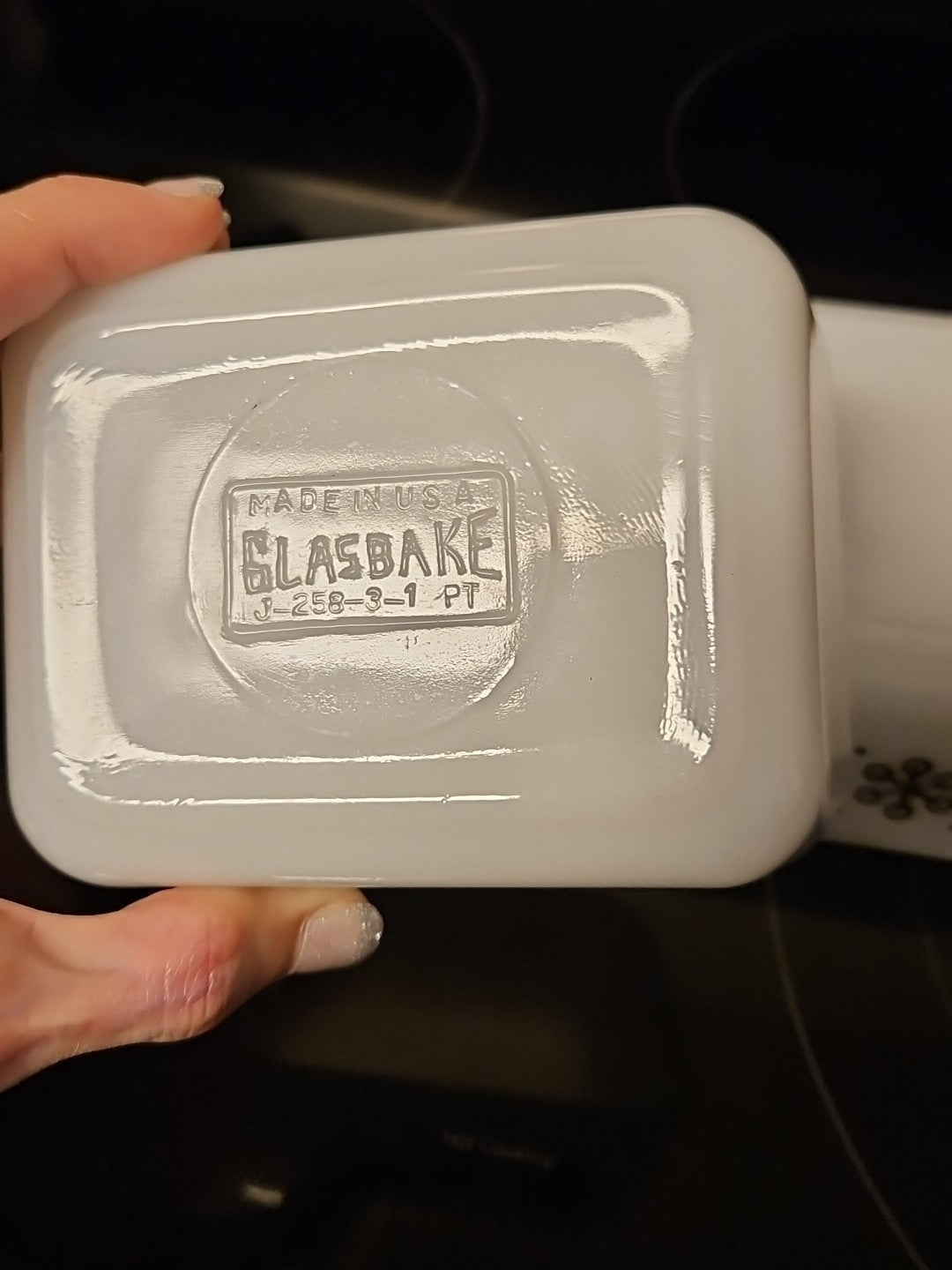 Set Of 2 Glasbake Vintage Casserole Dishes White W/ Gold Snowflake - 1 qt & 1 pt