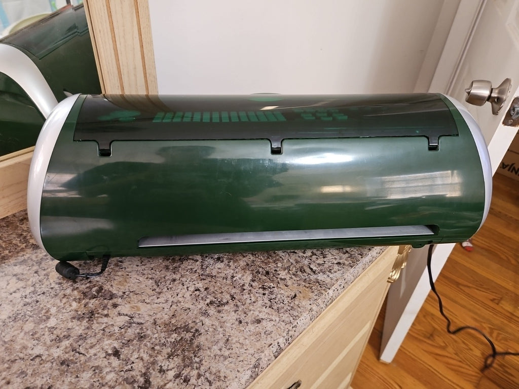 Cricut Expression CREX001 WM Green 29-1035 Electronic Cutting Machine READ