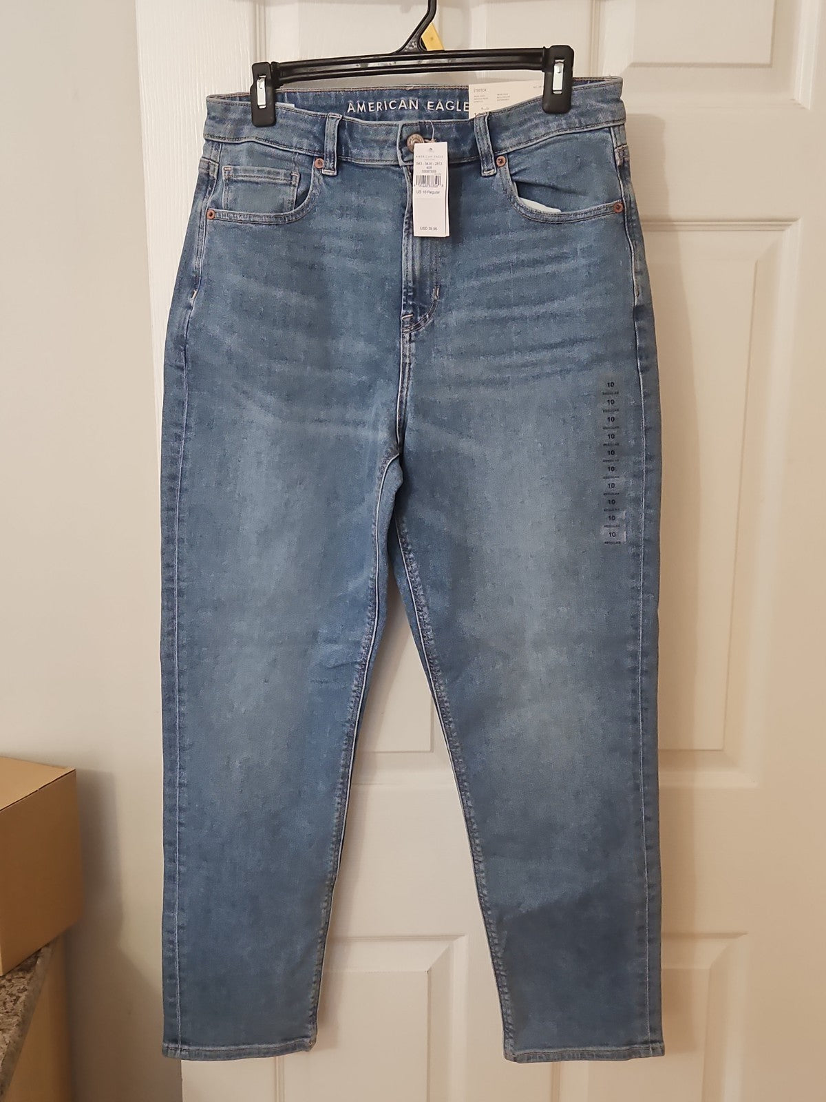 NWT American Eagle Mom Jeans 10 Regular Washed Blue Stretch High Rise