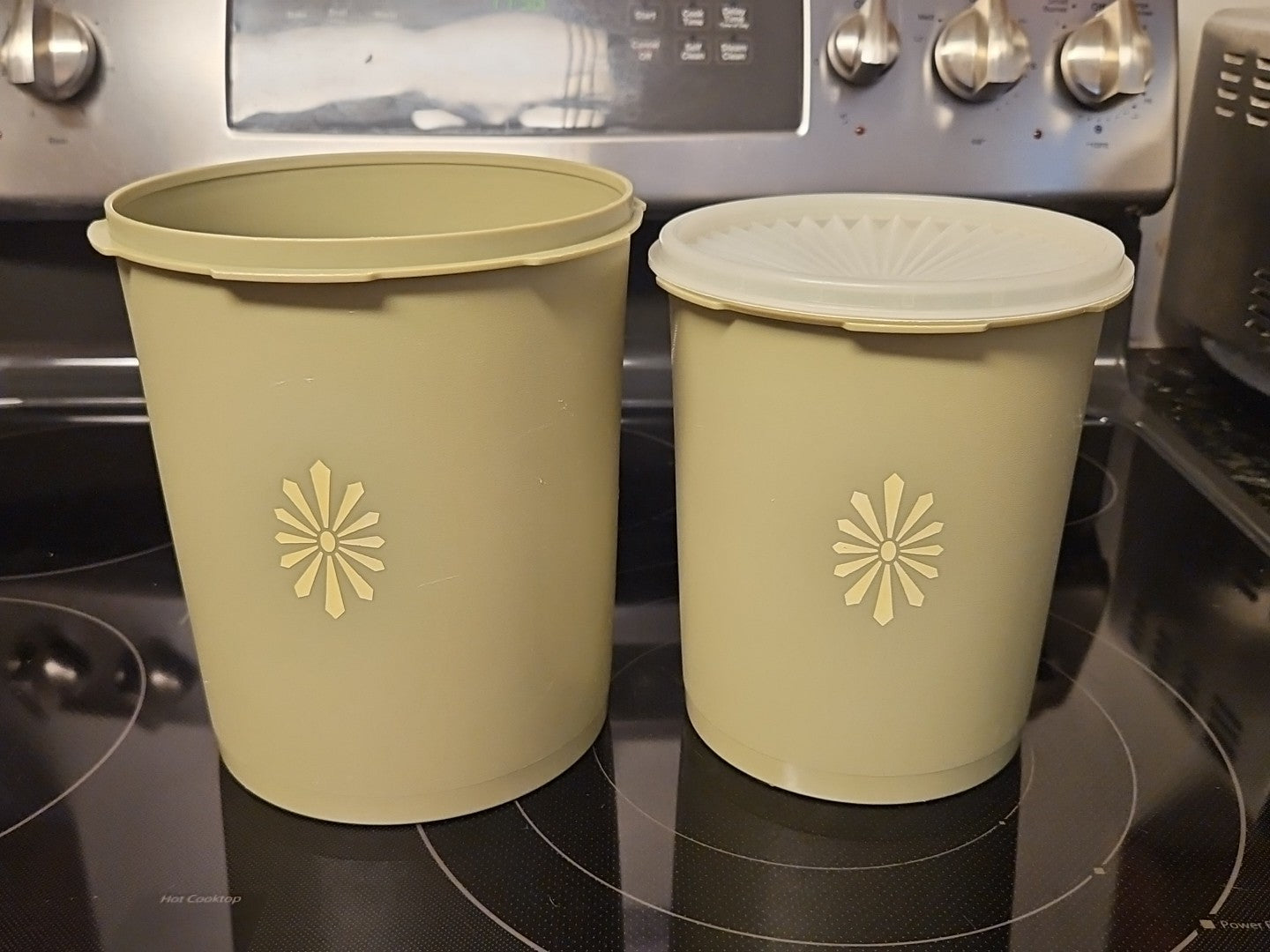 Set Of 2 Vintage Tupperware Olive Canisters #807 & #809 W/ 1 Sheer Lid #810
