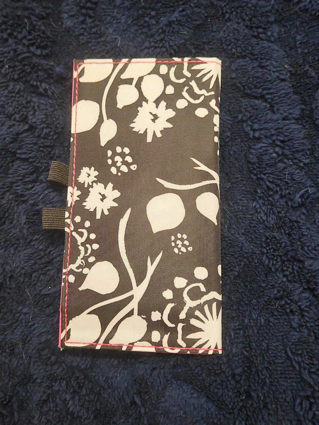 NWOT Thirty One Checkbook Cover Wallet Black & White Floral Brushstrokes