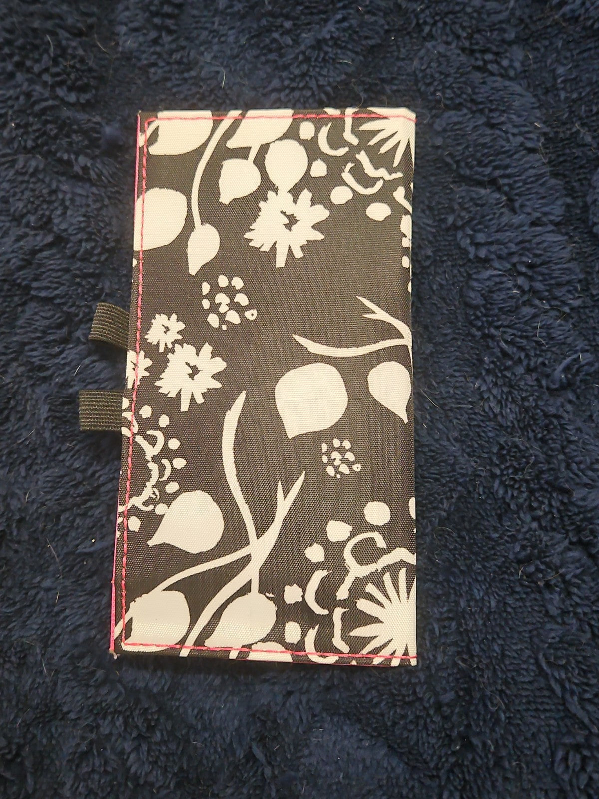 NWOT Thirty One Checkbook Cover Wallet Black & White Floral Brushstrokes
