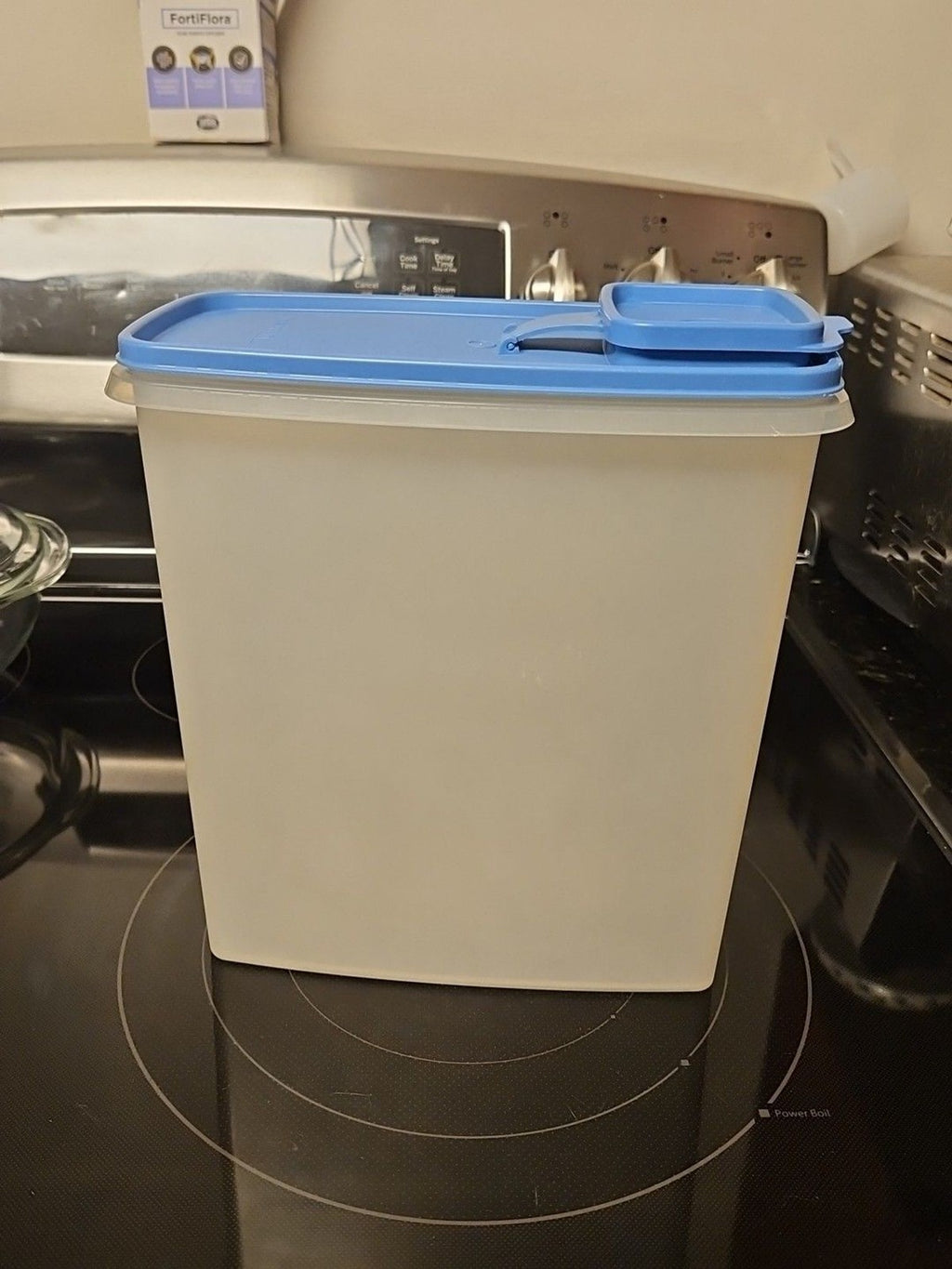 Vintage Tupperware 1588-3 Cereal Container W Blue Flapper Lid 1589-5