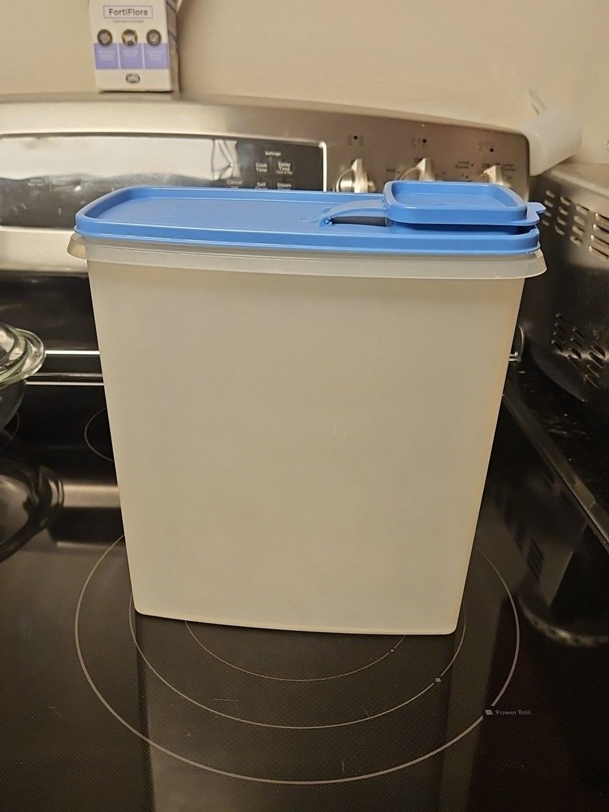 Vintage Tupperware 1588-3 Cereal Container W Blue Flapper Lid 1589-5