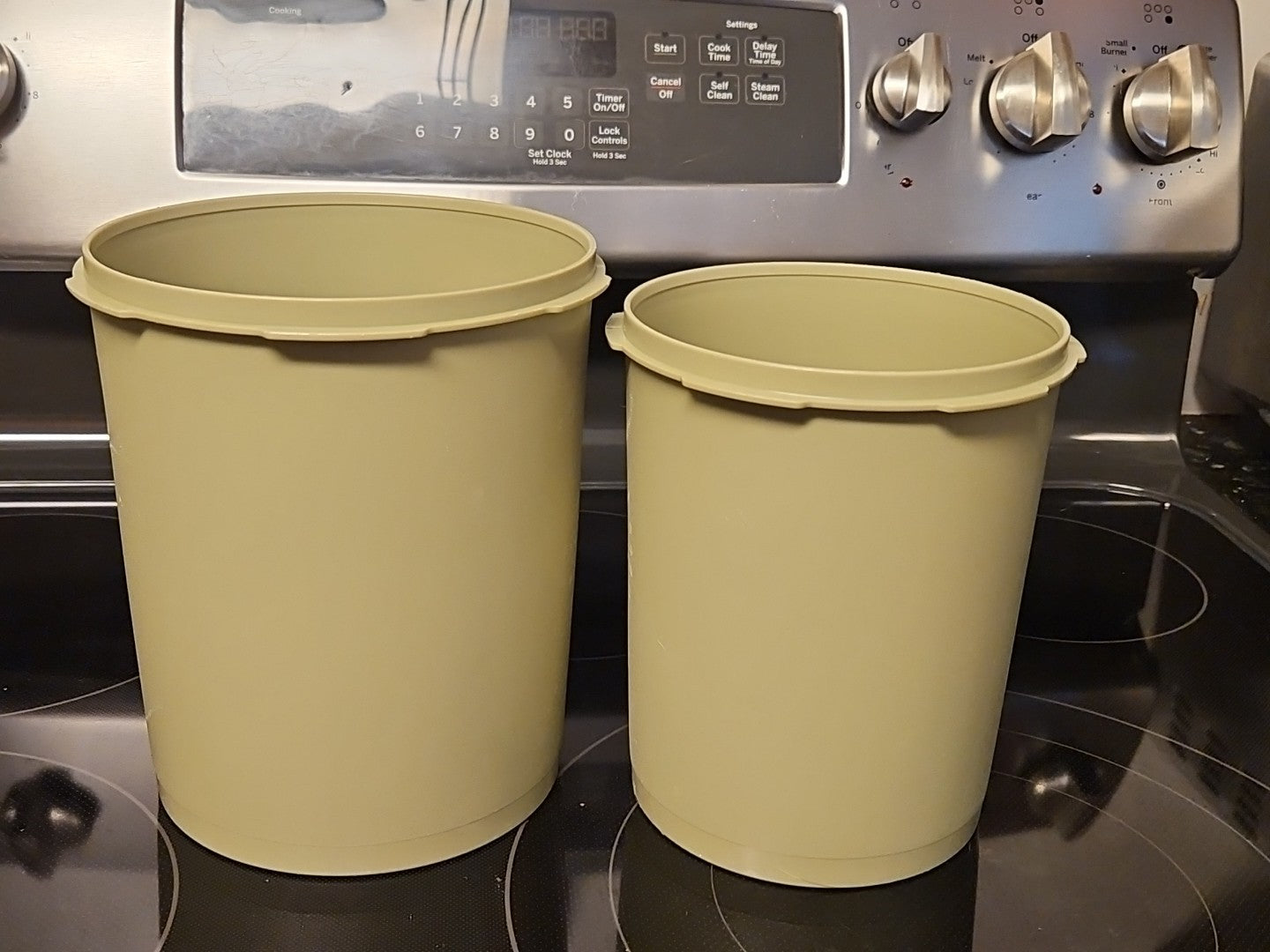 Set Of 2 Vintage Tupperware Olive Canisters #807 & #809 W/ 1 Sheer Lid #810