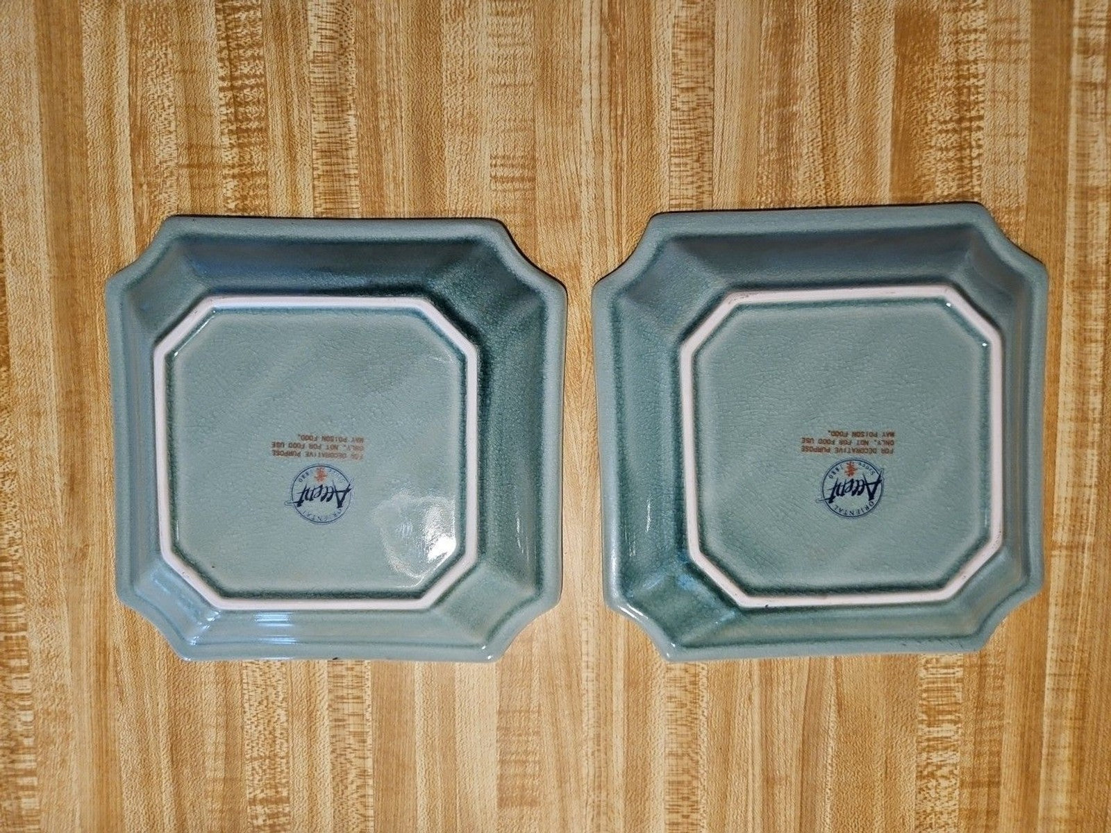 Set Of 2 Vintage Oriental Accent Plates Green W Red Flowers & Gold Accents