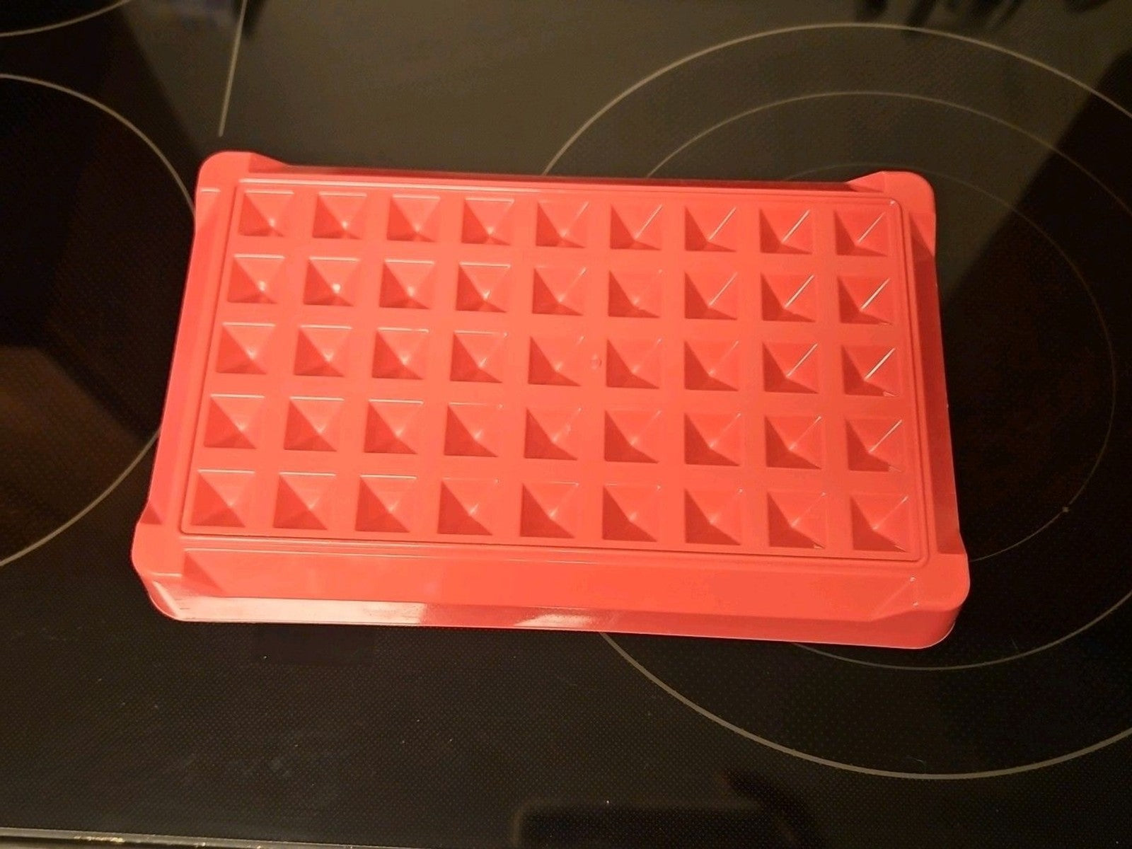 Tupperware Hot Pink 1292-8 Hot Dog, Sausage, Bacon, Deli Meat Keeper Dish Only