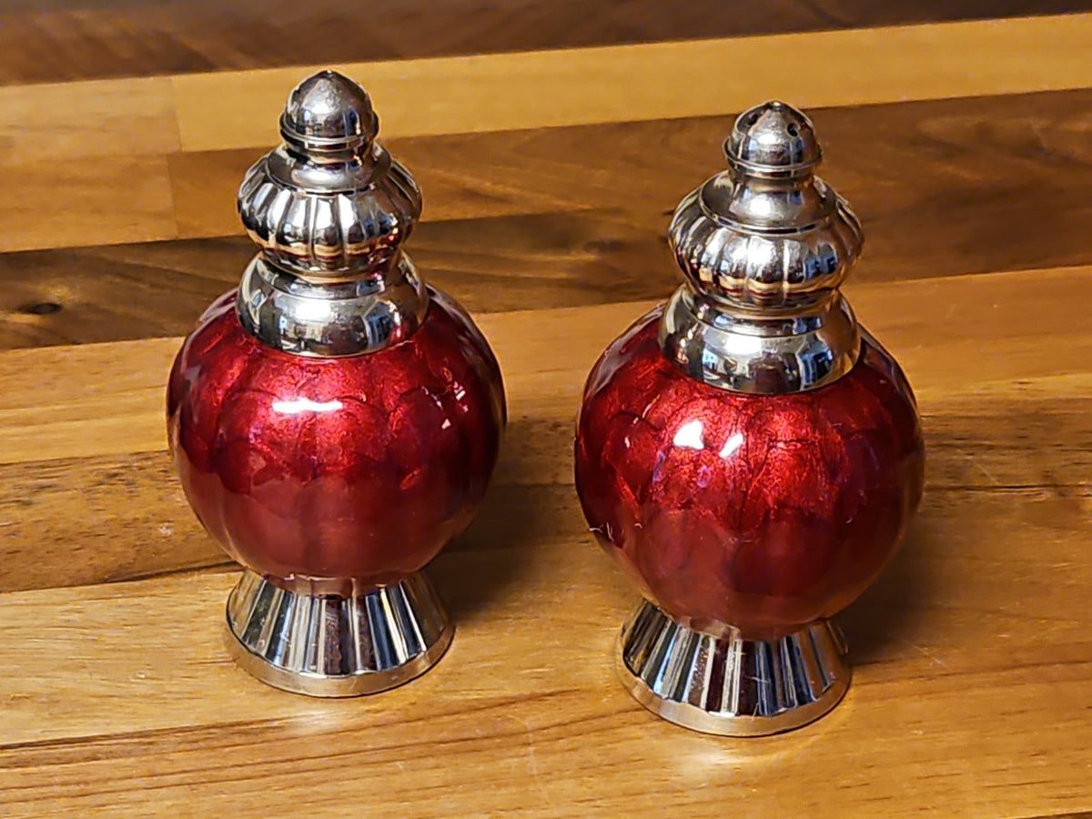 Julia Knight Peony 4” Salt & Pepper Shaker Set Pomegranate EUC