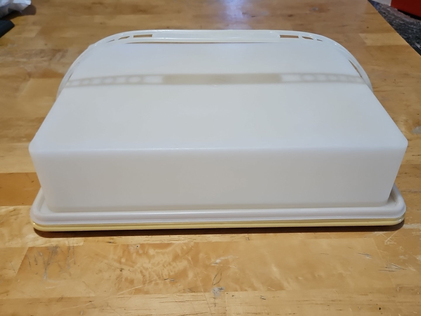 Vintage Tupperware Fresh-N-Fancy 9x13 Cake /Cupcake Carrier #622 w/ Lid & Handle