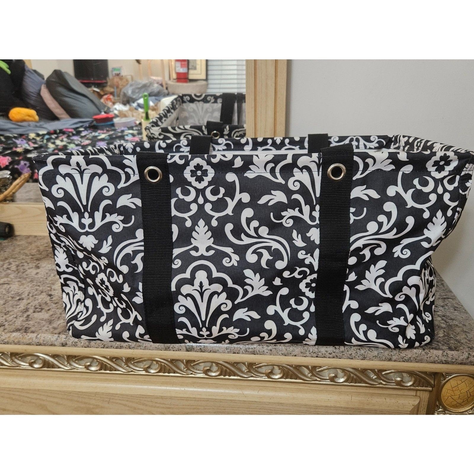 Thirty-One 31 Deluxe Utility Tote Black & White Parisian Pop