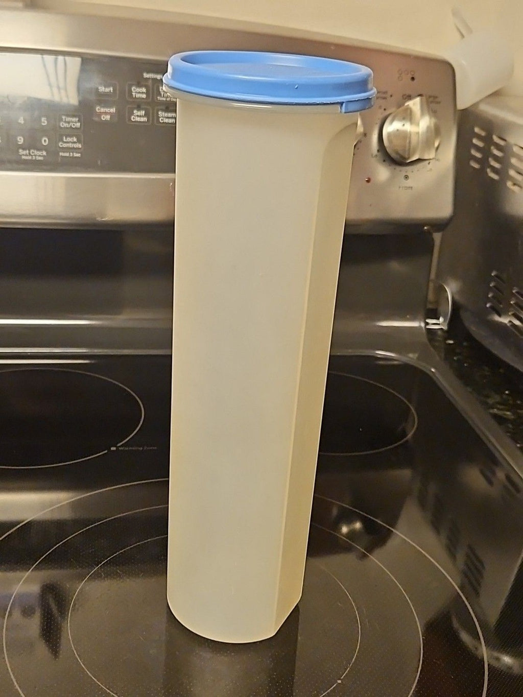 Vintage Tupperware Modular Mate Spaghetti Keeper #1661-8 w/ Blue Lid 1607-7