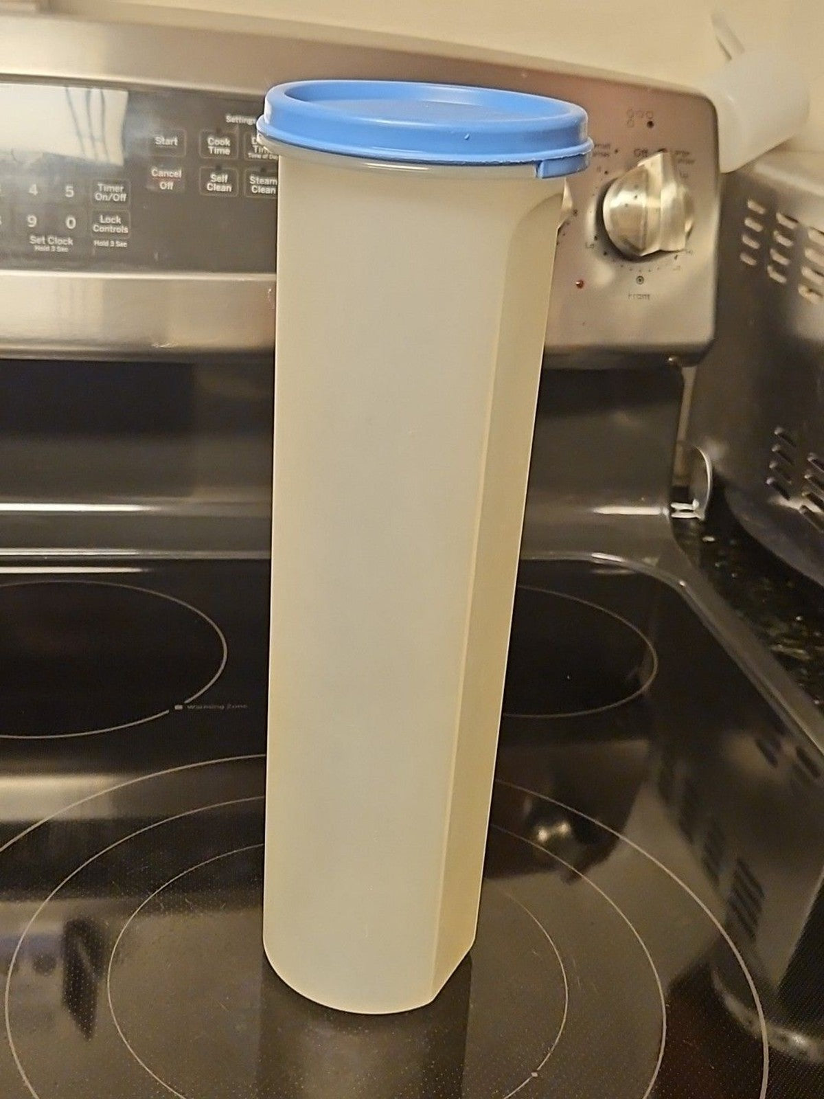 Vintage Tupperware Modular Mate Spaghetti Keeper #1661-8 w/ Blue Lid 1607-7