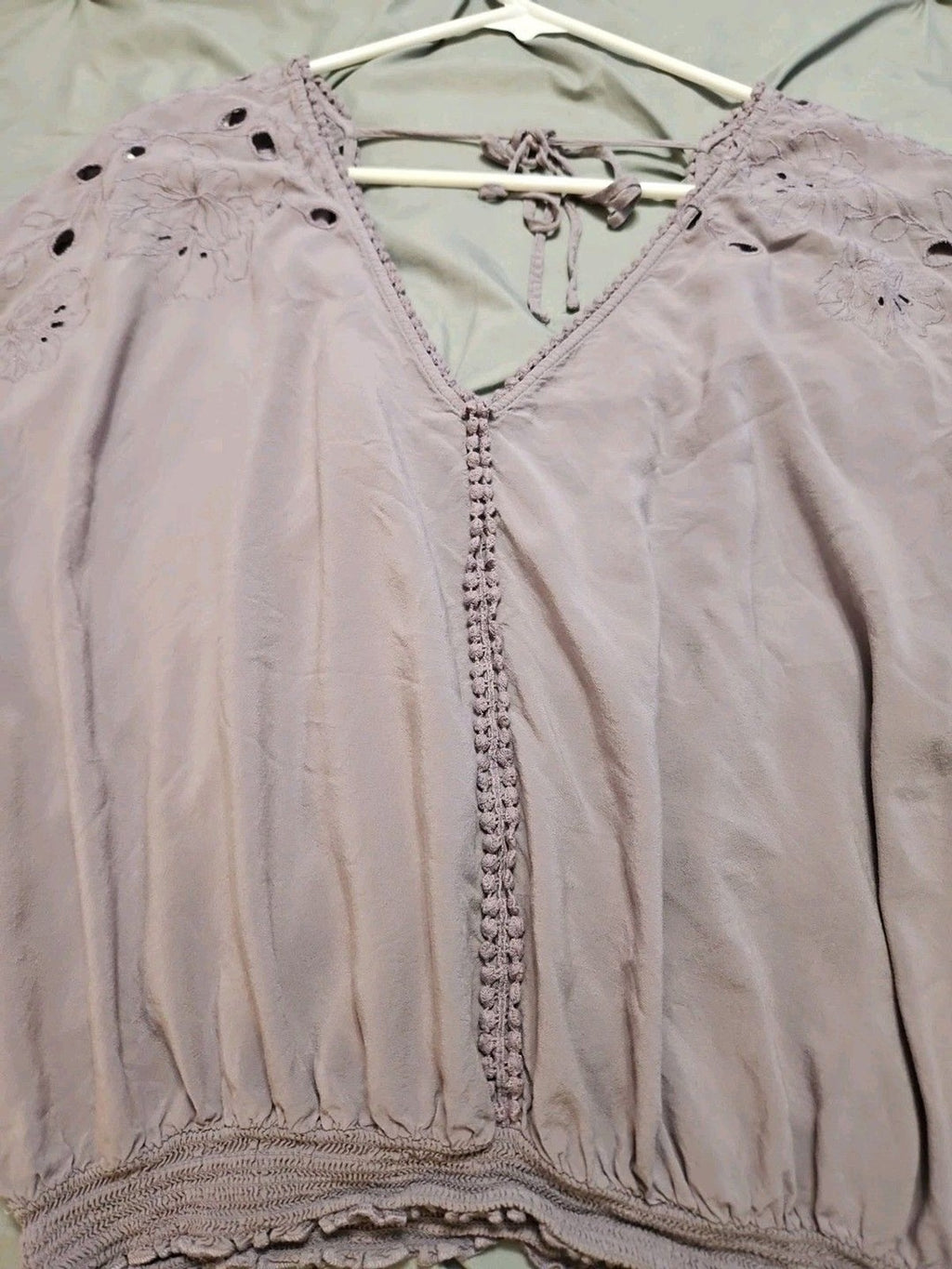 Forever 21 Lavender Boho Eyelet Drop Shoulder Banded Waist Peasant Blouse Size M