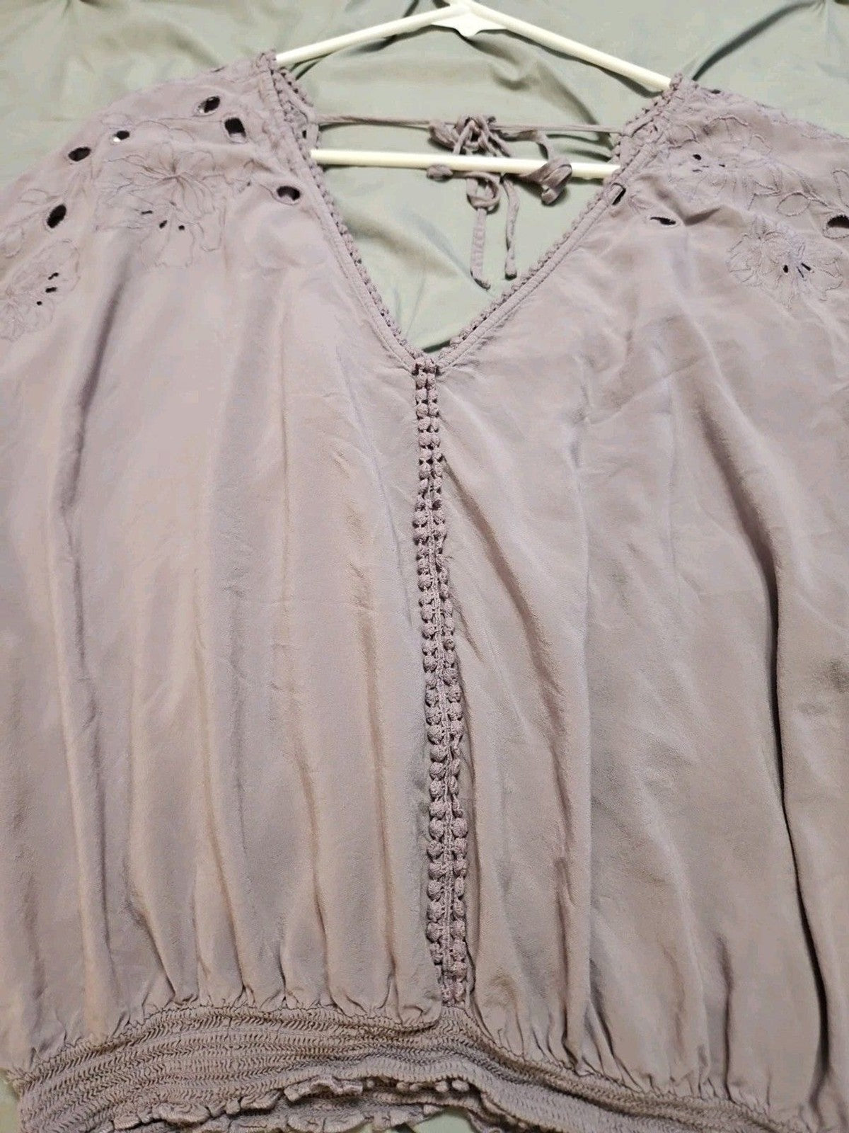 Forever 21 Lavender Boho Eyelet Drop Shoulder Banded Waist Peasant Blouse Size M