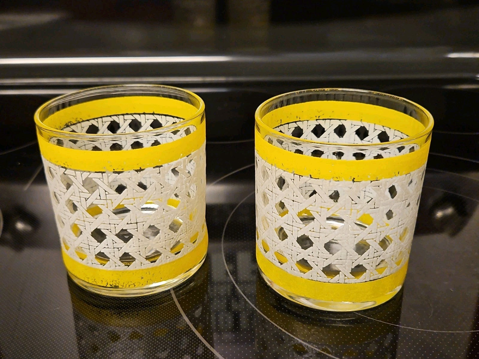 Set Of 4 Vintage MCM Lowball Rocks Glasses Yellow & White Hexagon Weave