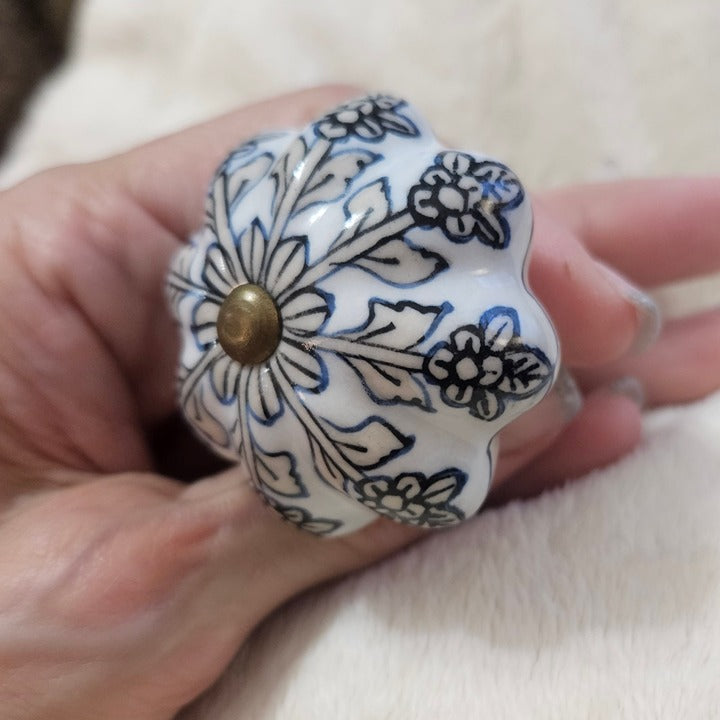 NWT Pier 1 White Porcelain Flower W/ Blue Design Drawer Pull Cabinet Knob 2"