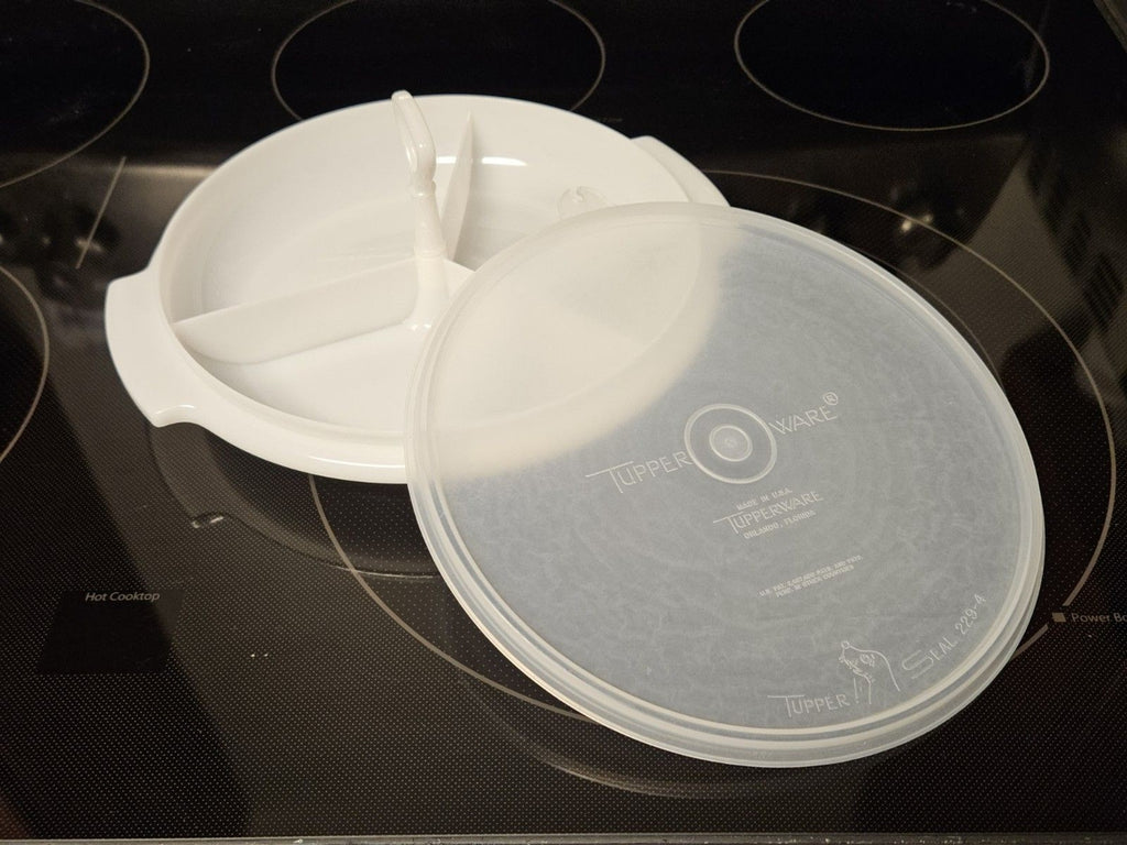 Vintage Tupperware White Suzette Divided Serving Tray With Lid 608-12 Excellent