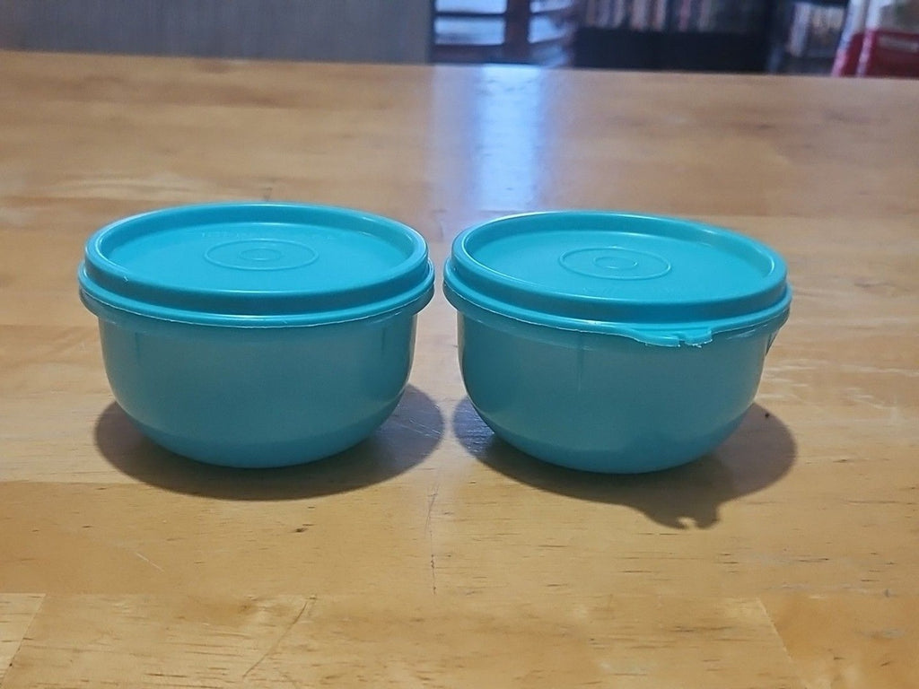 Set of 2 Tupperware Snack Bowls Turquoise #1403 With Lids #733 EUC