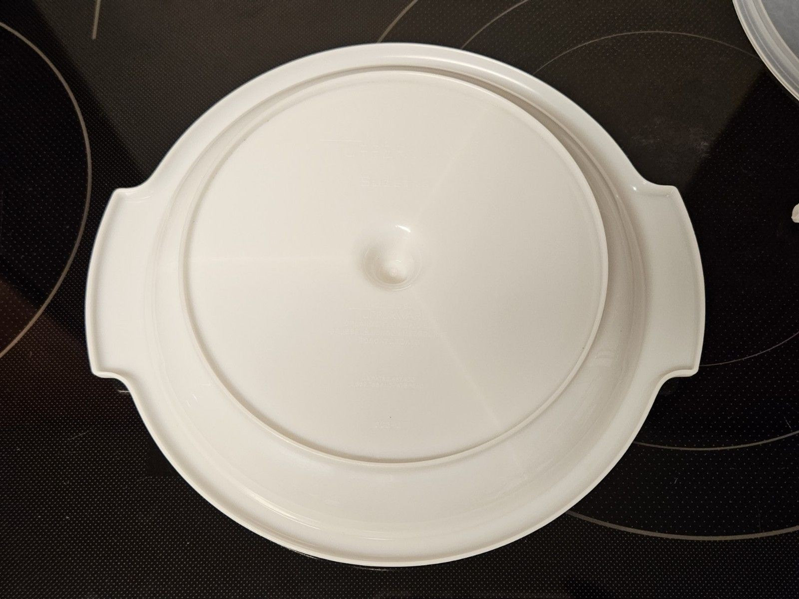 Vintage Tupperware White Suzette Divided Serving Tray With Lid 608-12 Excellent