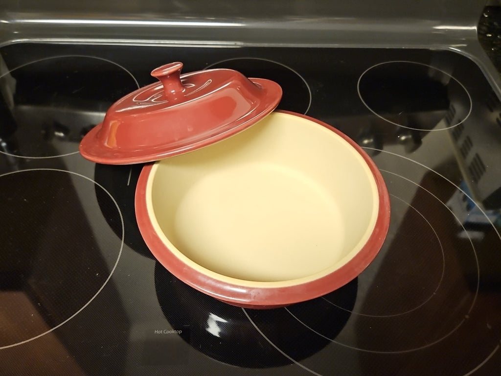 The Pampered Chef Cranberry Round Casserole Dish w/Lid #1121 6 Cup 1.5L EUC