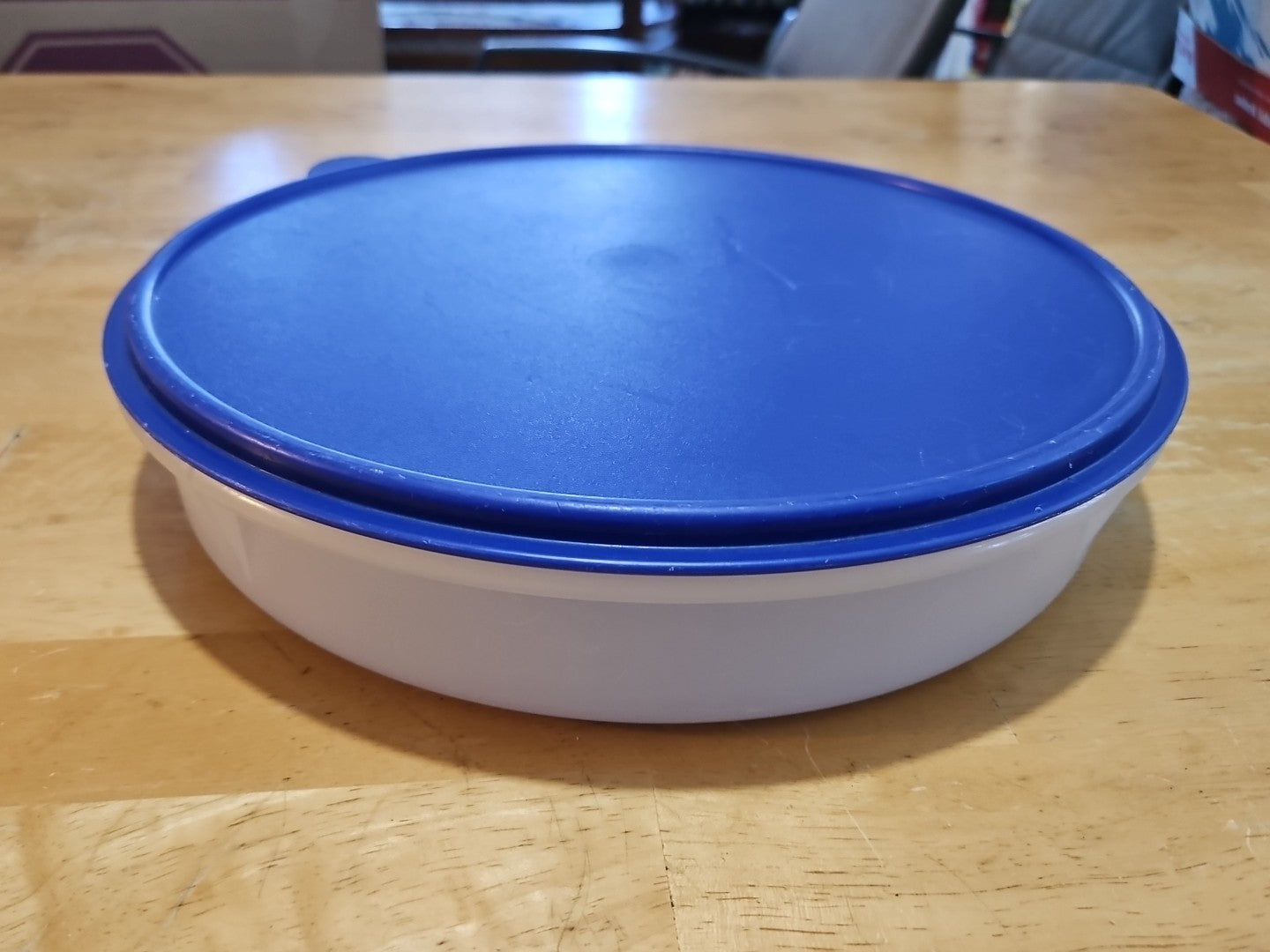 Vintage Tupperware Sheer Cupcake Keeper #242 w/ Blue Lid #2540A