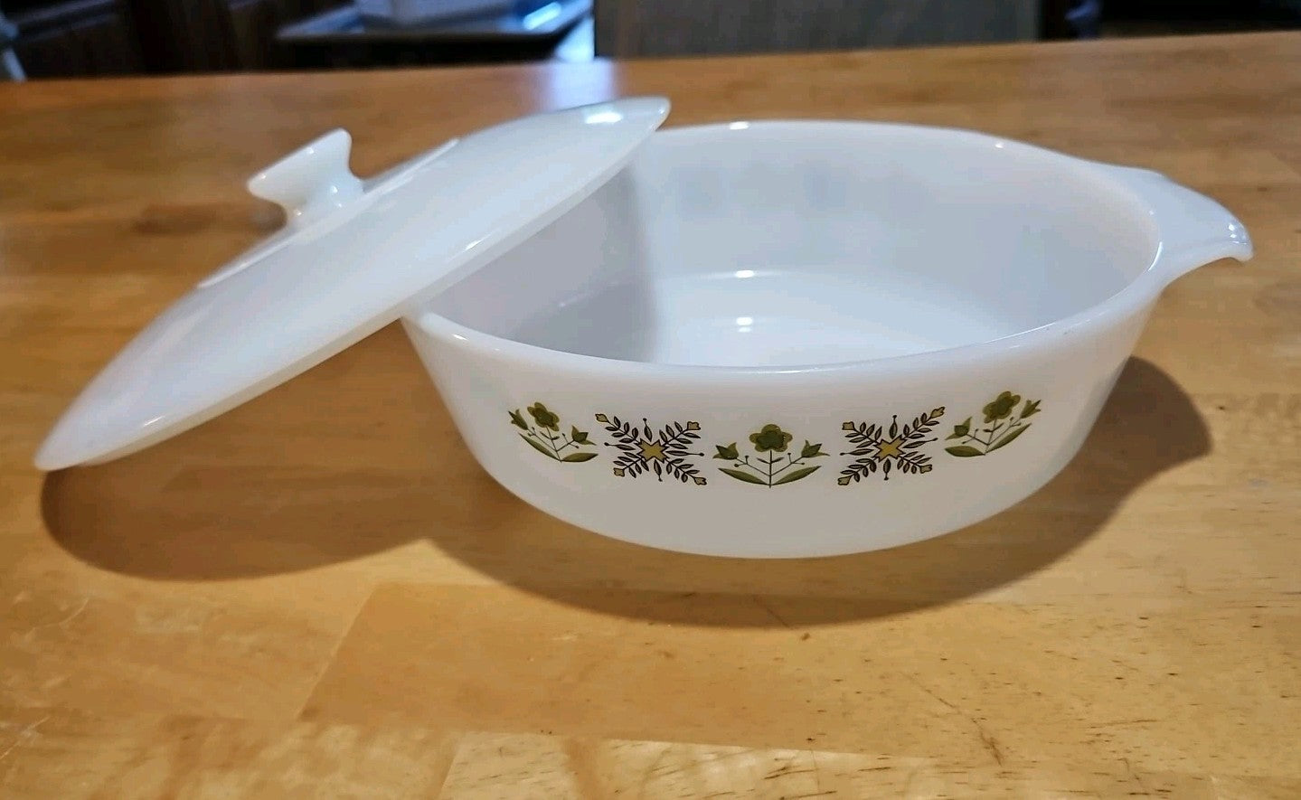 Vintage Anchor Hocking Fire King Meadow Green 438 2 qt Casserole Dish w/lid