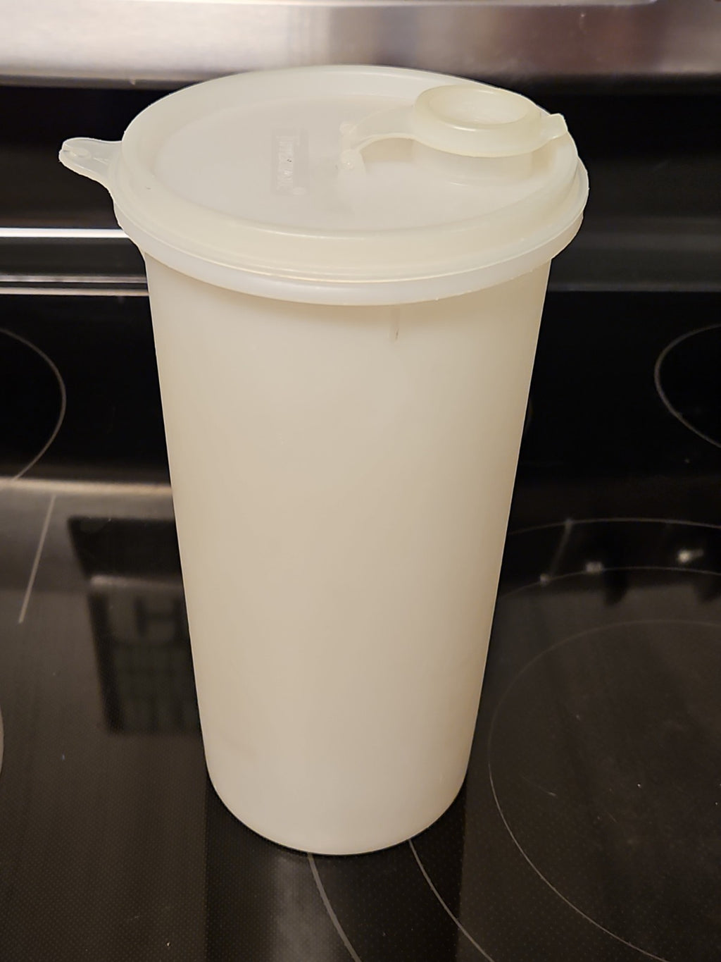 Vintage Tupperware 261 Sheer Handolier Pitcher Sheer Flip Top Seal 563